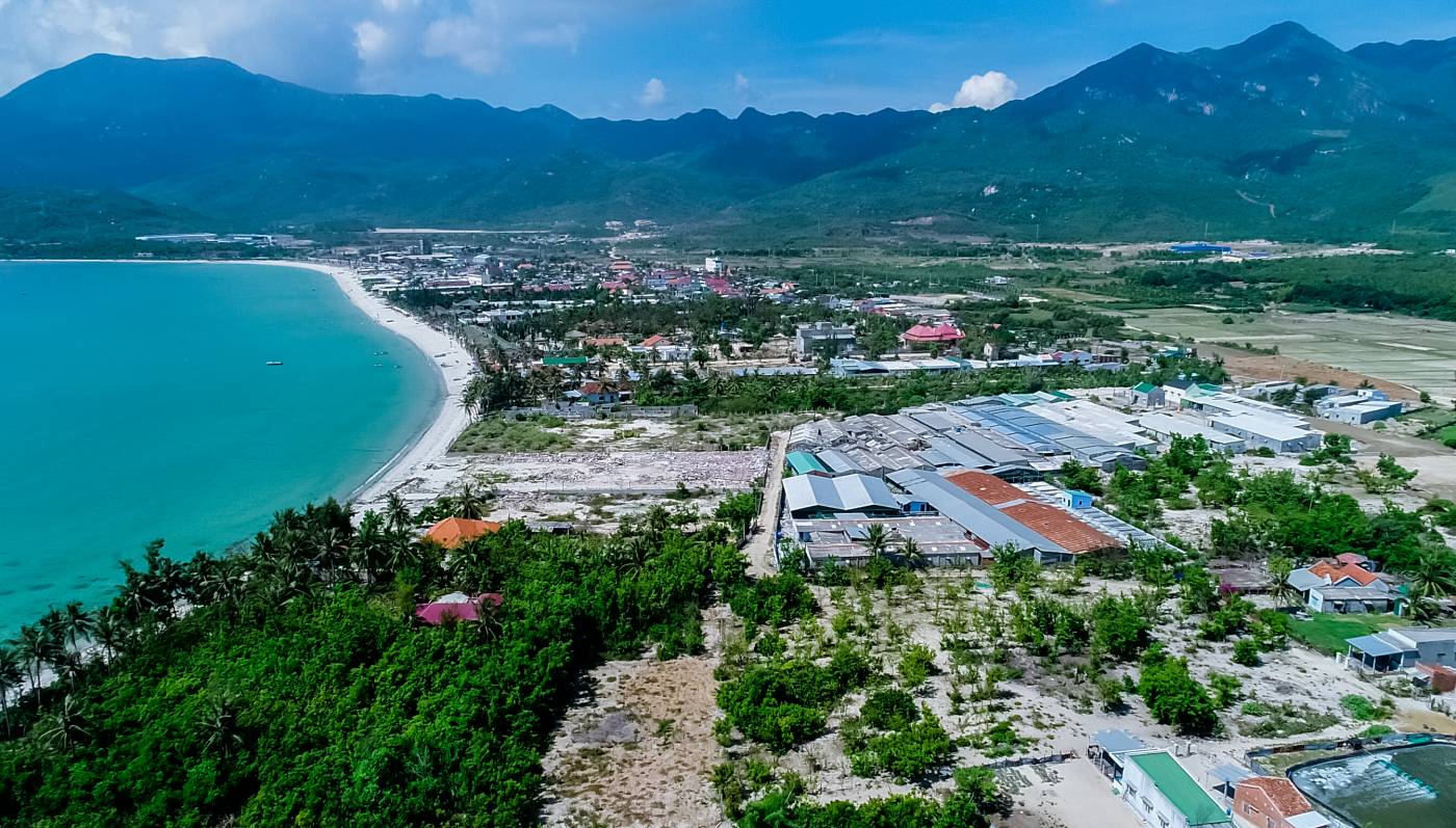 Xem xét đề nghị quy hoạch quỹ đất dọc các tuyến đường mới của tỉnh Bình Định